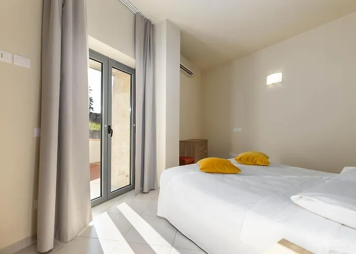 Tuscasi Lägenhetshotell 4*
